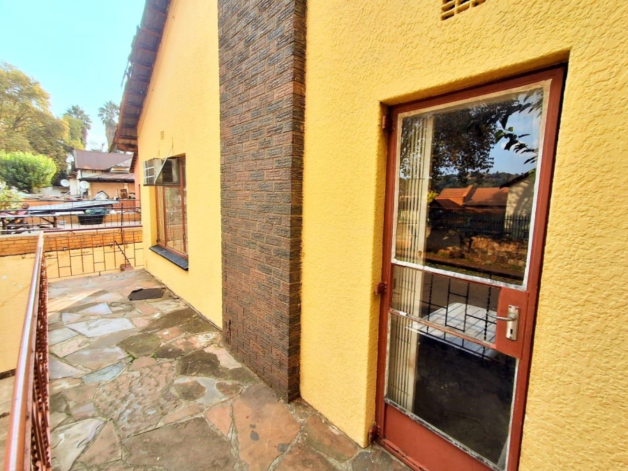 5 Bedroom Property for Sale in Bezuidenhout Valley Gauteng