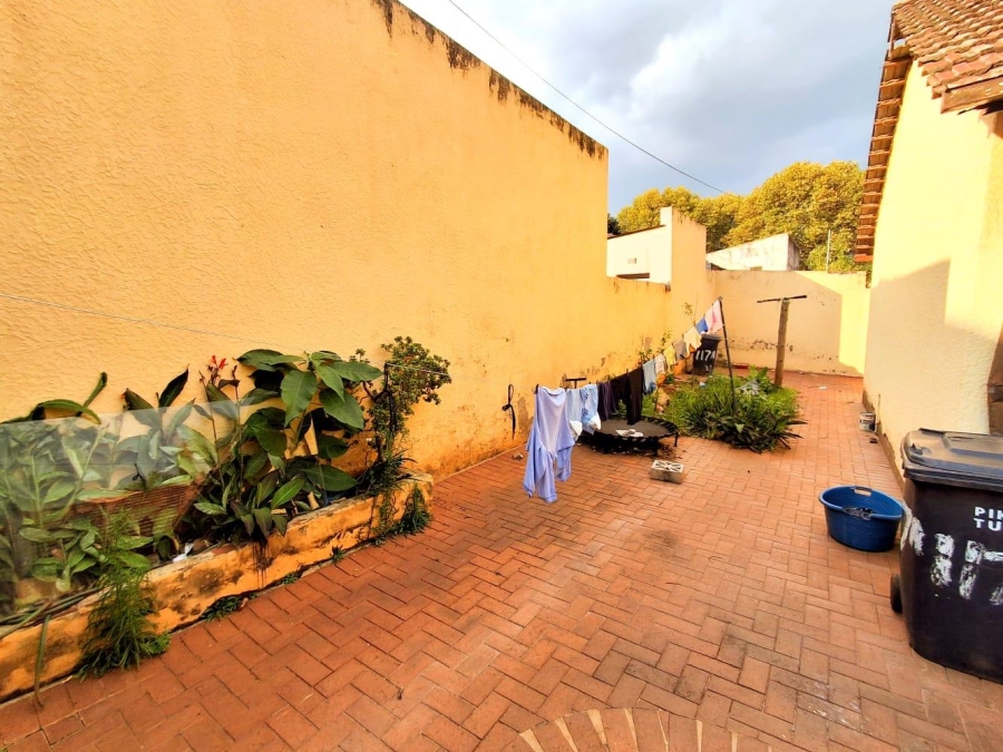 5 Bedroom Property for Sale in Bezuidenhout Valley Gauteng