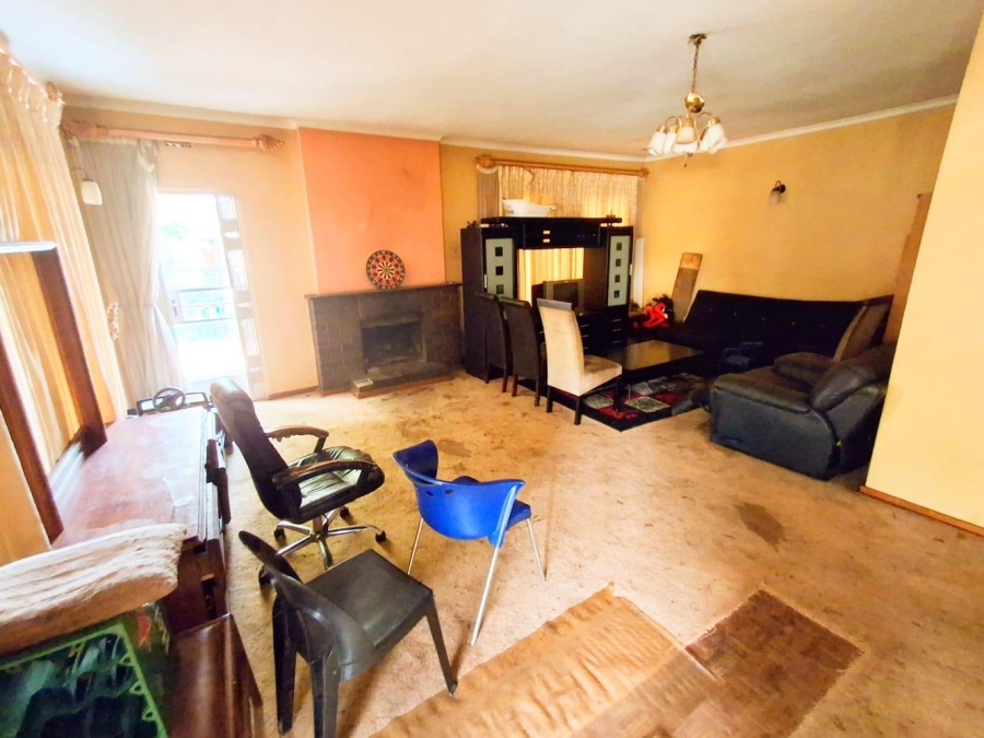 5 Bedroom Property for Sale in Bezuidenhout Valley Gauteng