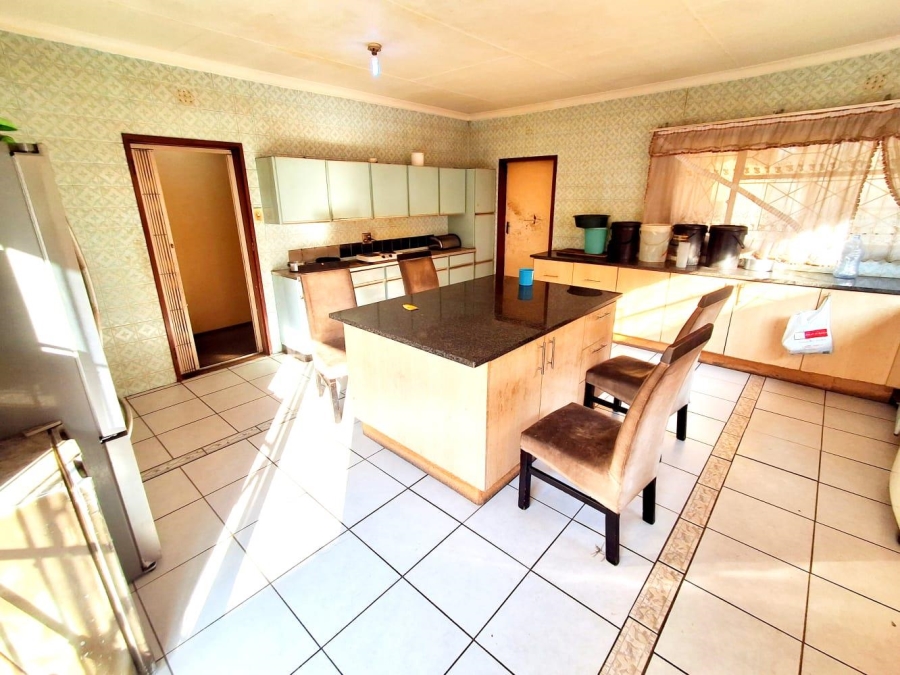5 Bedroom Property for Sale in Bezuidenhout Valley Gauteng