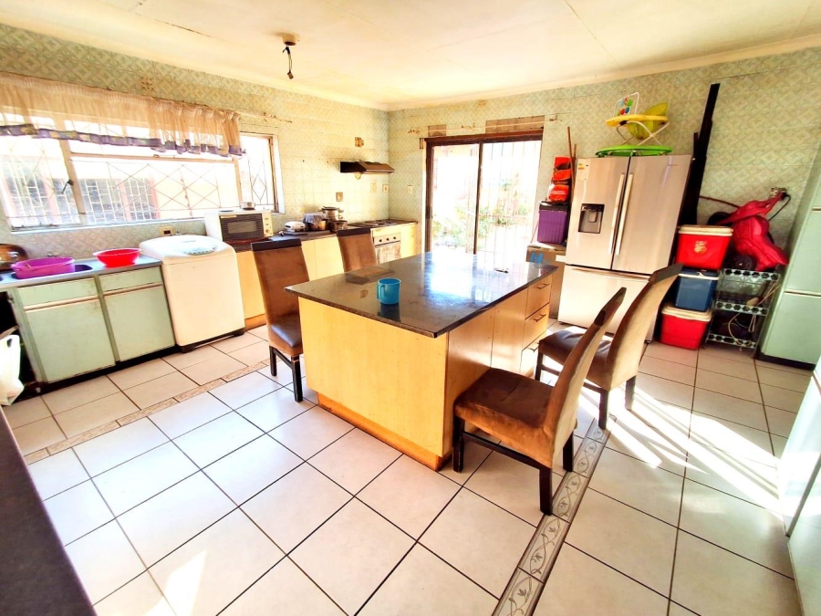5 Bedroom Property for Sale in Bezuidenhout Valley Gauteng