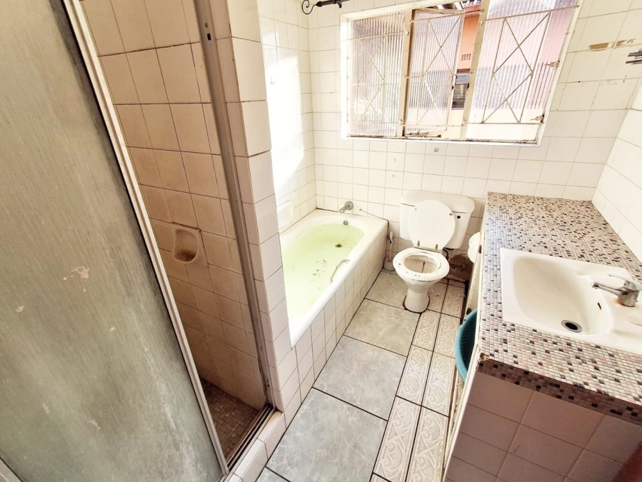 5 Bedroom Property for Sale in Bezuidenhout Valley Gauteng