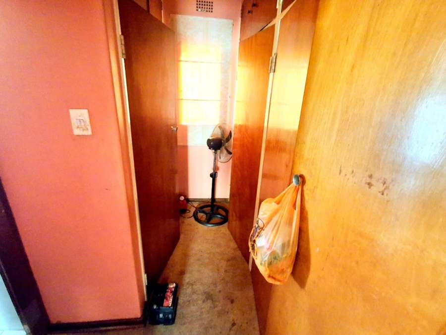 5 Bedroom Property for Sale in Bezuidenhout Valley Gauteng