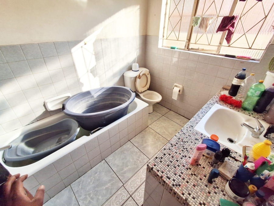 5 Bedroom Property for Sale in Bezuidenhout Valley Gauteng