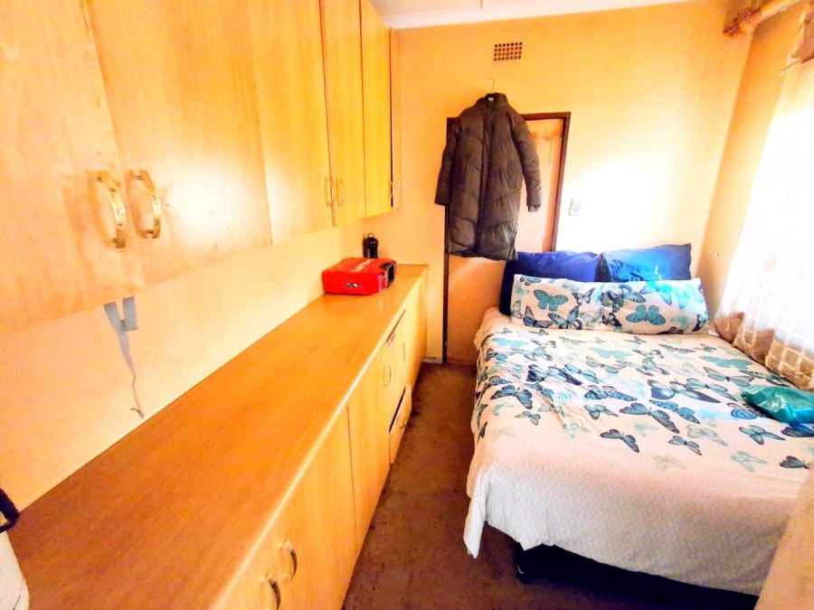 5 Bedroom Property for Sale in Bezuidenhout Valley Gauteng