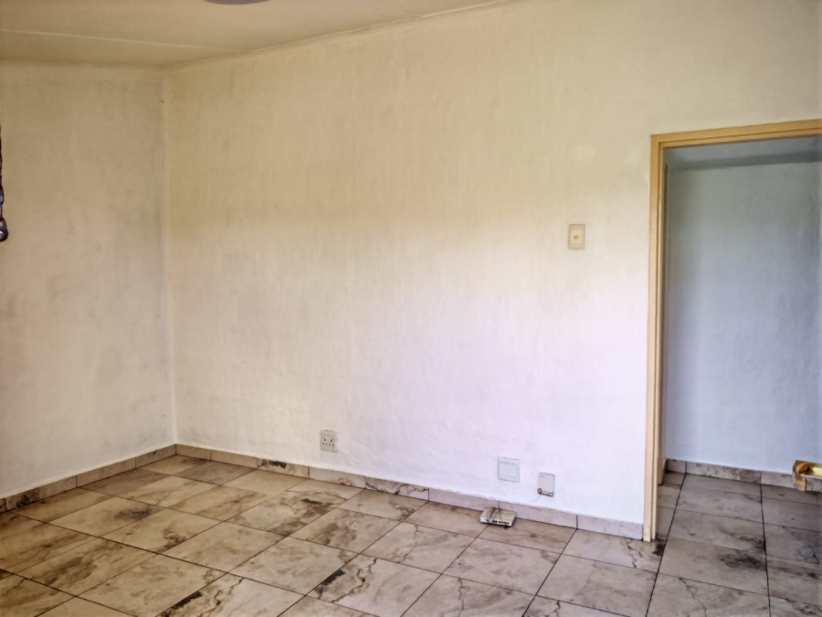 2 Bedroom Property for Sale in Lenasia Gauteng