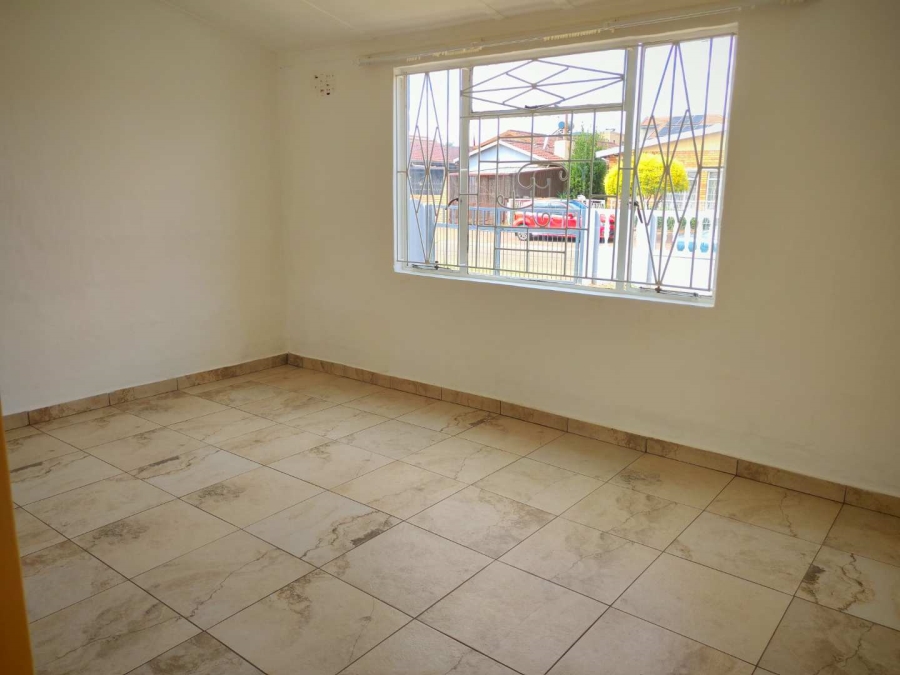 2 Bedroom Property for Sale in Lenasia Gauteng