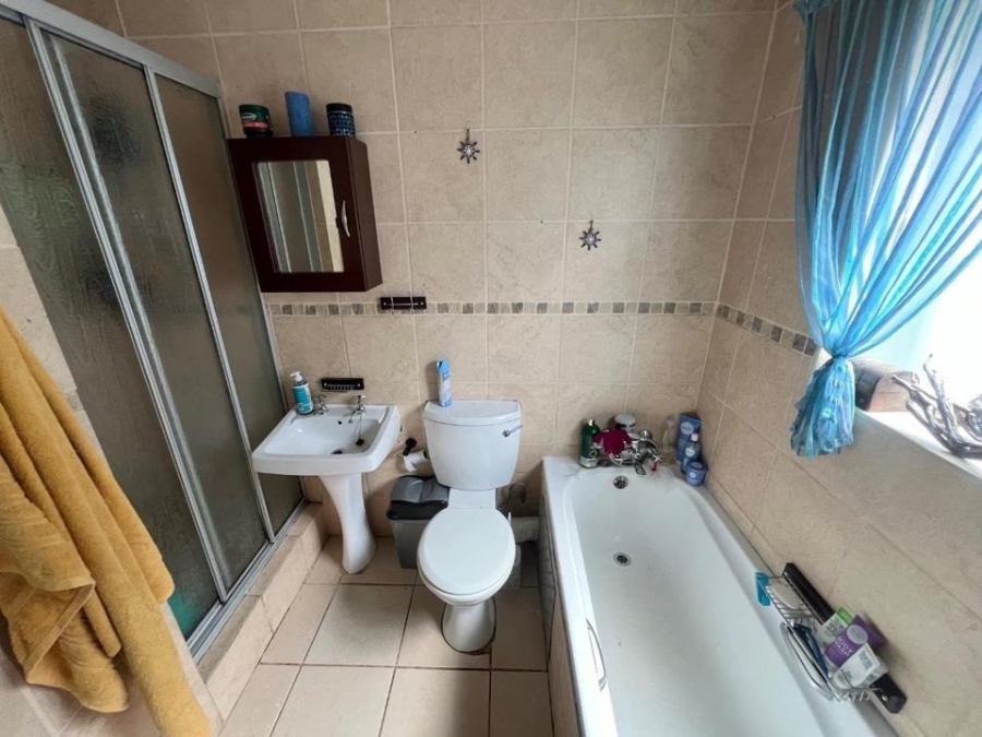 3 Bedroom Property for Sale in Verwoerdpark Gauteng