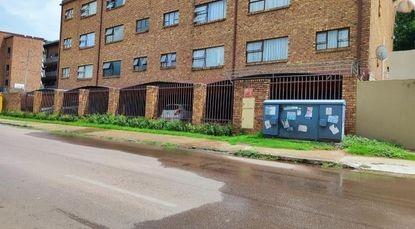 2 Bedroom Property for Sale in Verwoerdpark Gauteng