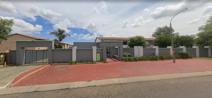 2 Bedroom Property for Sale in Verwoerdpark Gauteng