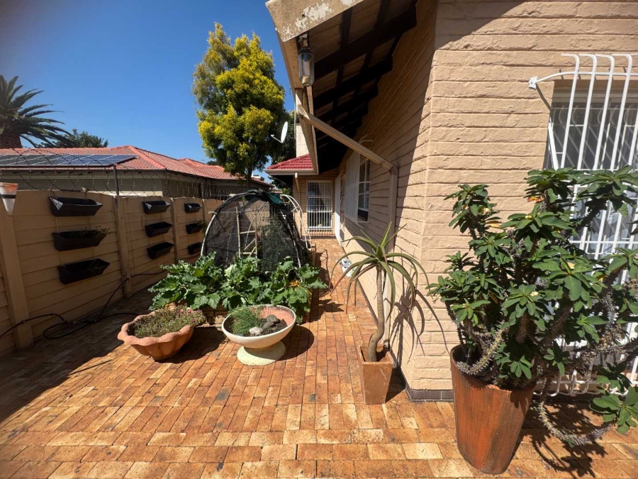 3 Bedroom Property for Sale in Randhart Gauteng