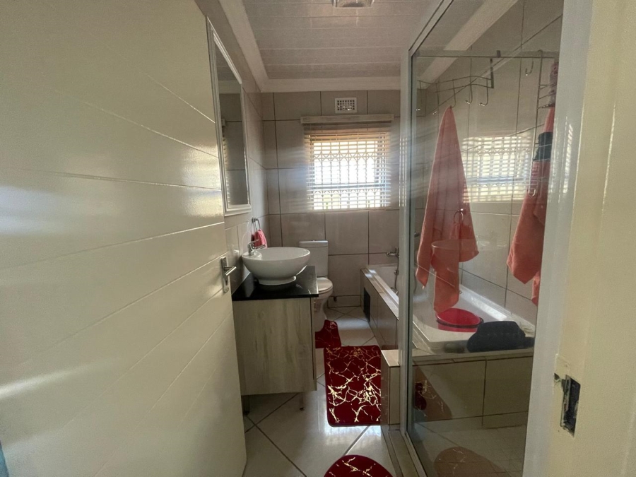 To Let 2 Bedroom Property for Rent in Brentwood Gauteng