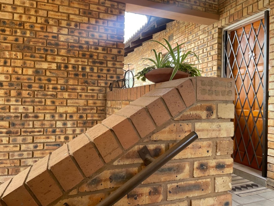 To Let 2 Bedroom Property for Rent in Brentwood Gauteng