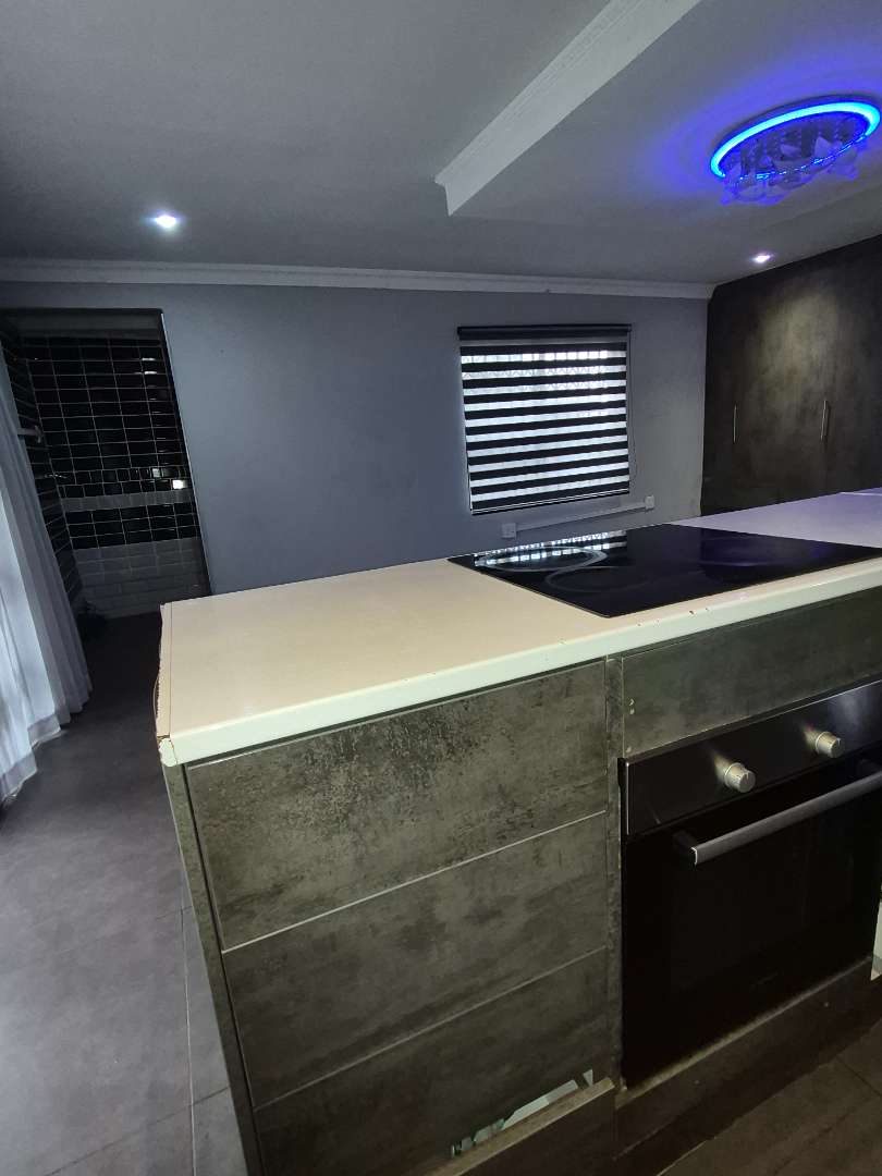 To Let 1 Bedroom Property for Rent in Birch Acres Gauteng