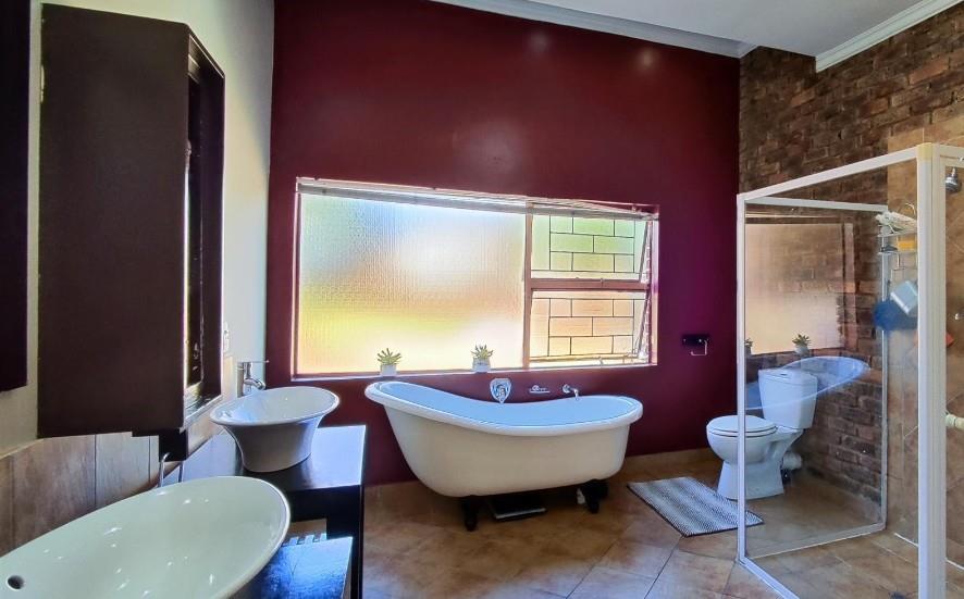 4 Bedroom Property for Sale in Terenure Gauteng
