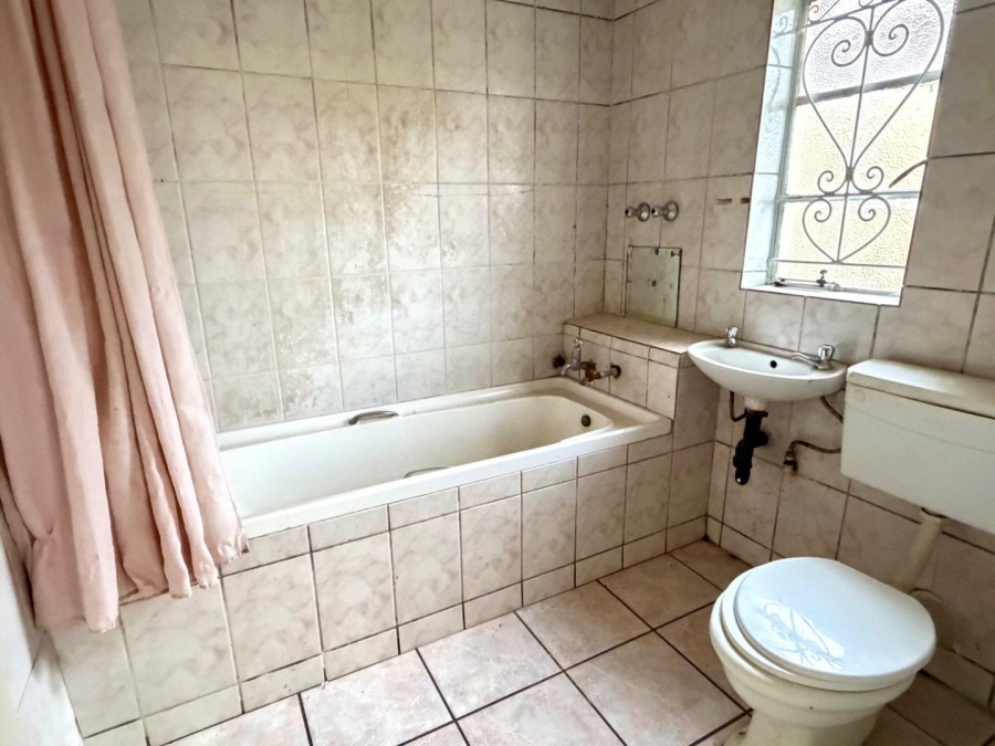 6 Bedroom Property for Sale in Benoni Central Gauteng