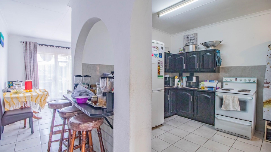 2 Bedroom Property for Sale in Beyerspark Gauteng