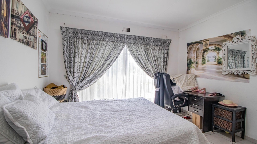 2 Bedroom Property for Sale in Beyerspark Gauteng