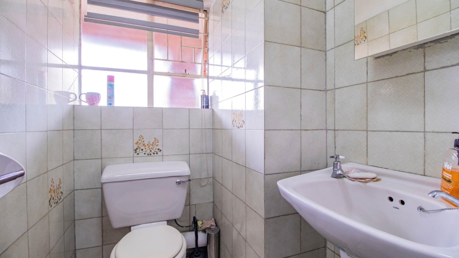 2 Bedroom Property for Sale in Beyerspark Gauteng