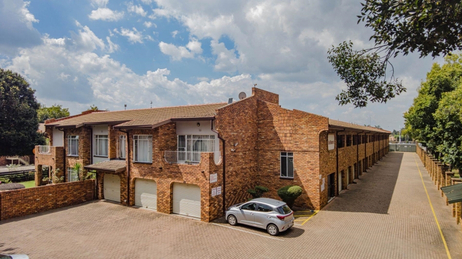 2 Bedroom Property for Sale in Beyerspark Gauteng