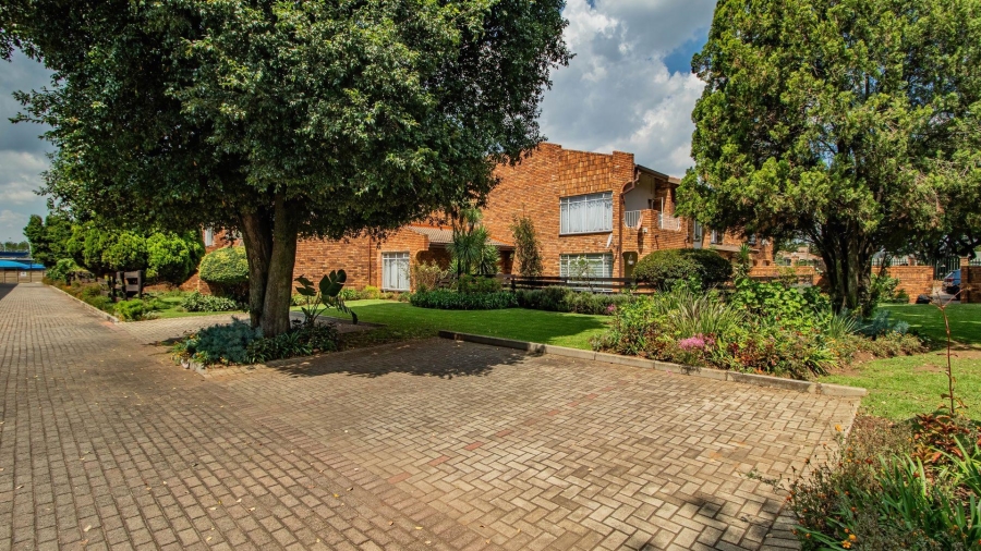 2 Bedroom Property for Sale in Beyerspark Gauteng