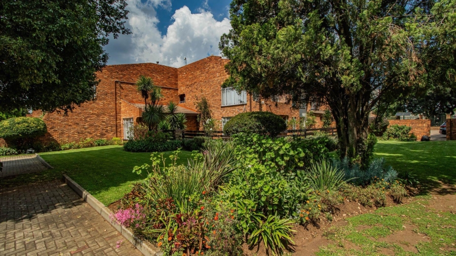 2 Bedroom Property for Sale in Beyerspark Gauteng