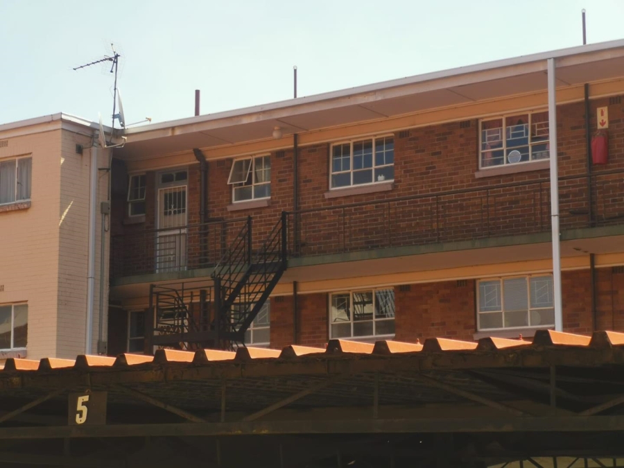 To Let 1 Bedroom Property for Rent in Lambton Gauteng