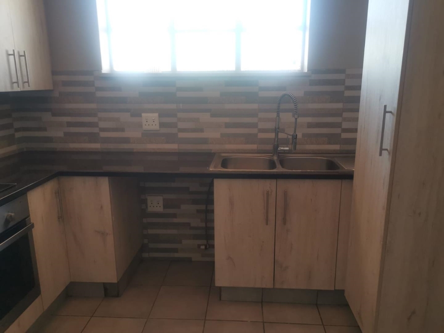 To Let 1 Bedroom Property for Rent in Lambton Gauteng