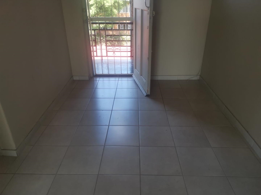 To Let 1 Bedroom Property for Rent in Lambton Gauteng