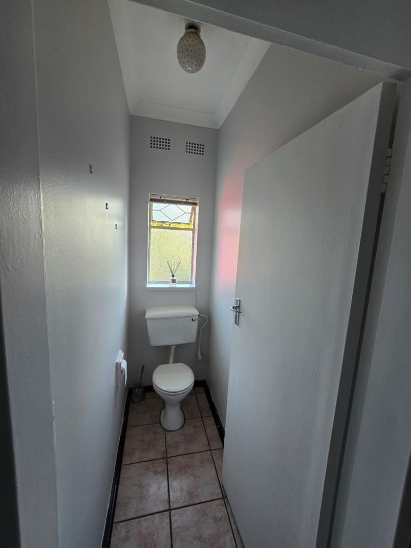 3 Bedroom Property for Sale in Linmeyer Gauteng