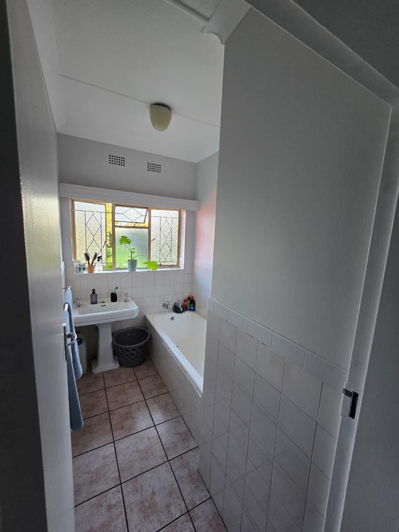 3 Bedroom Property for Sale in Linmeyer Gauteng