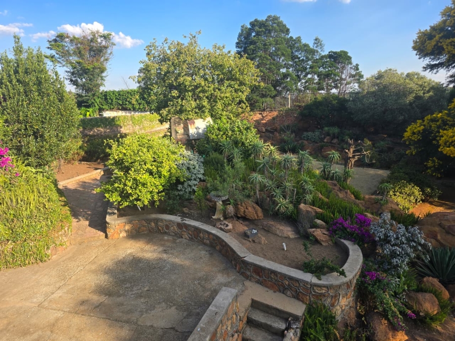 3 Bedroom Property for Sale in Linmeyer Gauteng