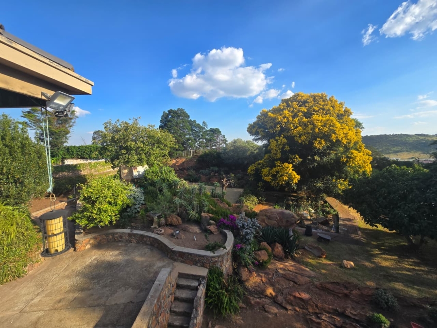 3 Bedroom Property for Sale in Linmeyer Gauteng