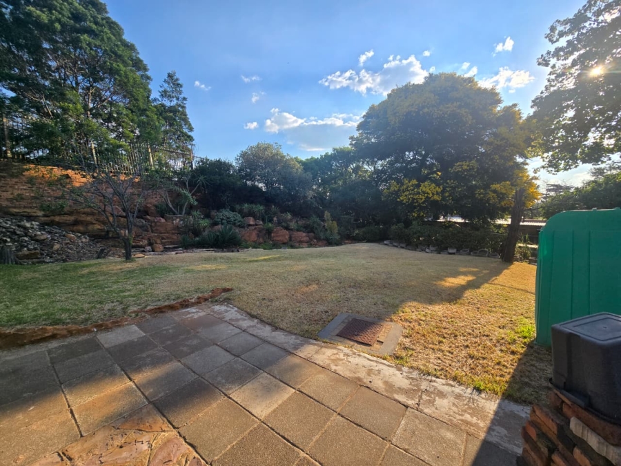 3 Bedroom Property for Sale in Linmeyer Gauteng