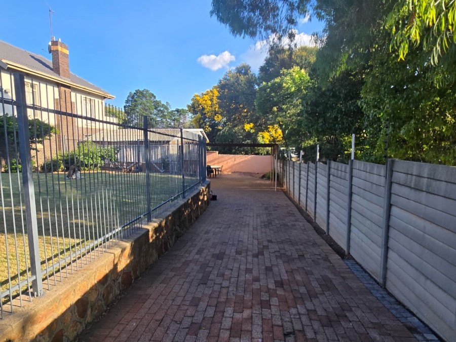 3 Bedroom Property for Sale in Linmeyer Gauteng