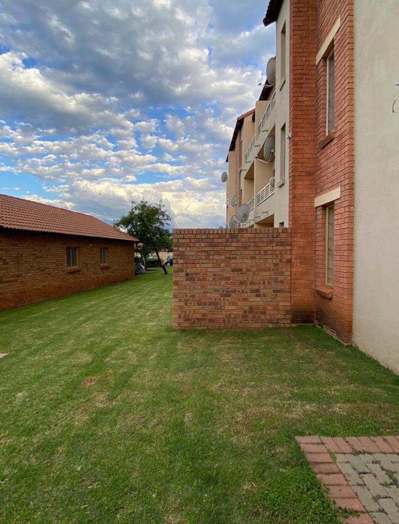 To Let 2 Bedroom Property for Rent in The Orchards Gauteng