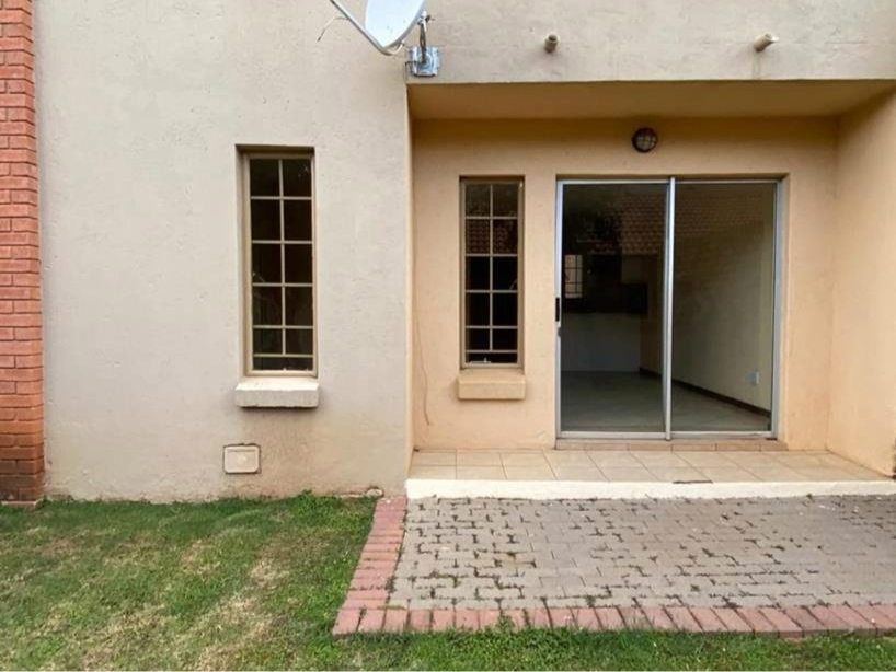To Let 2 Bedroom Property for Rent in The Orchards Gauteng