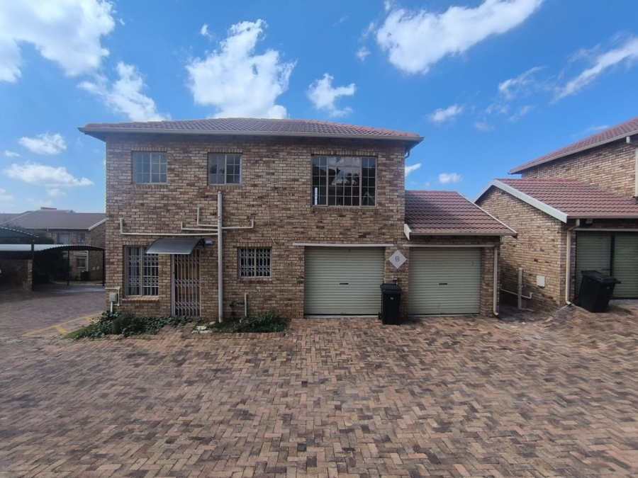 3 Bedroom Property for Sale in Elandspark Gauteng