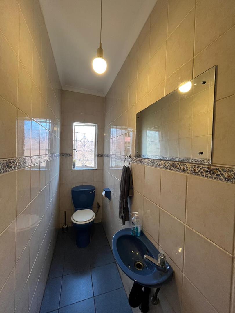 To Let 4 Bedroom Property for Rent in Rooihuiskraal Gauteng