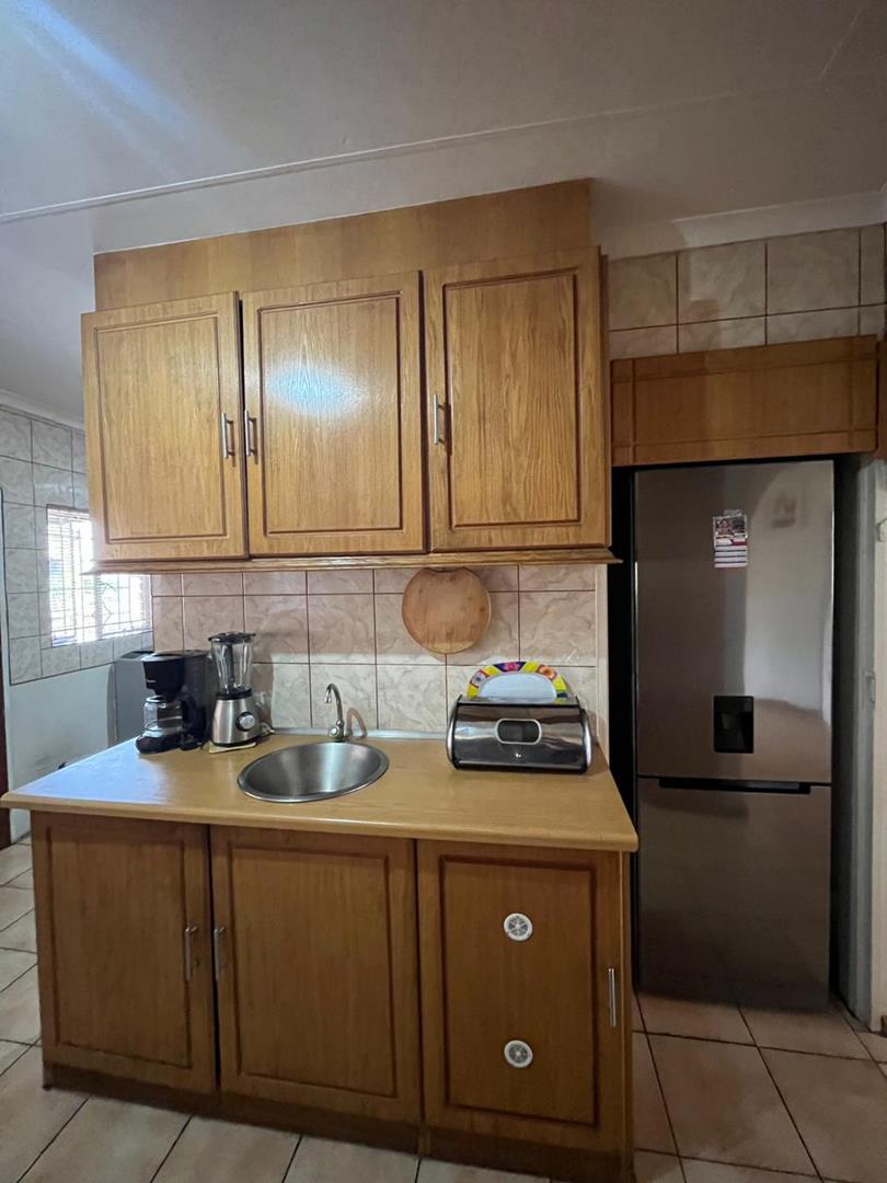 To Let 4 Bedroom Property for Rent in Rooihuiskraal Gauteng