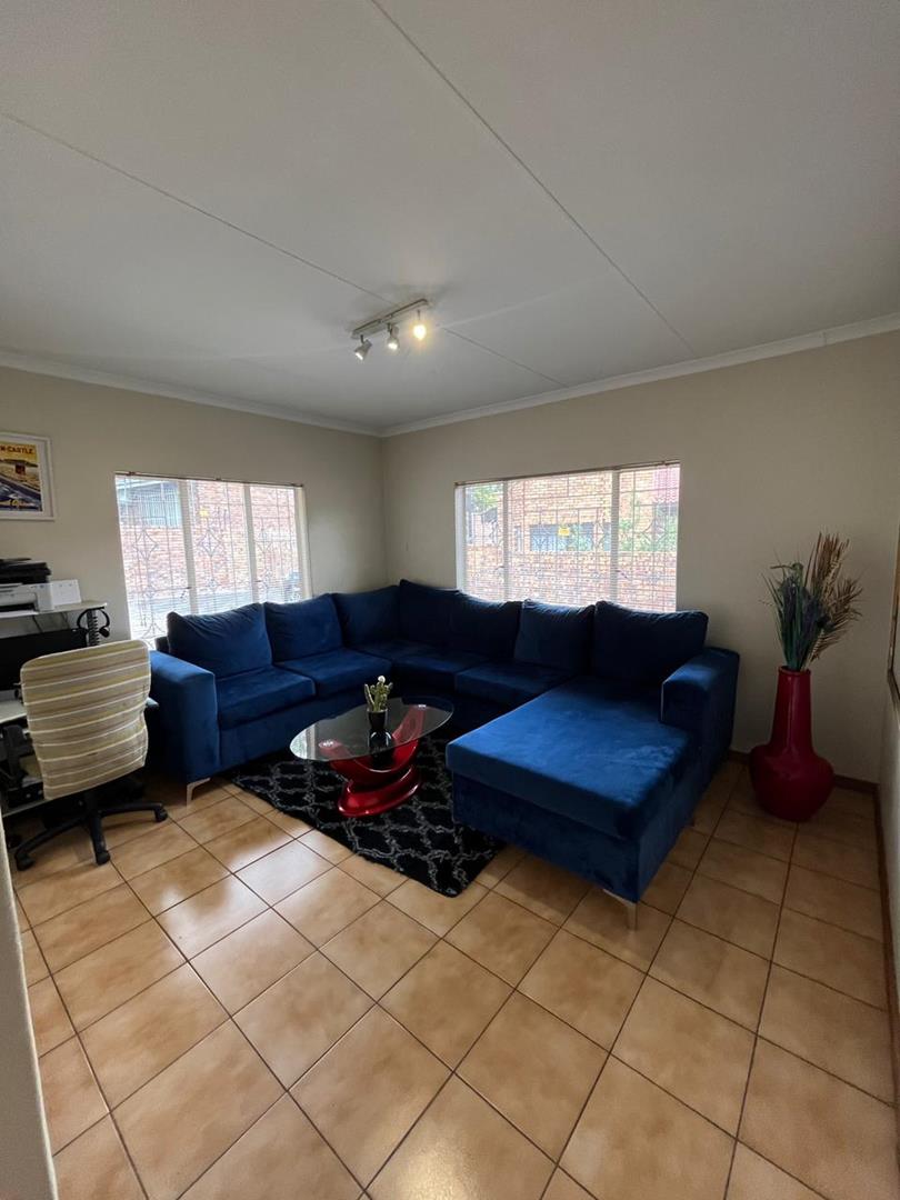 To Let 4 Bedroom Property for Rent in Rooihuiskraal Gauteng