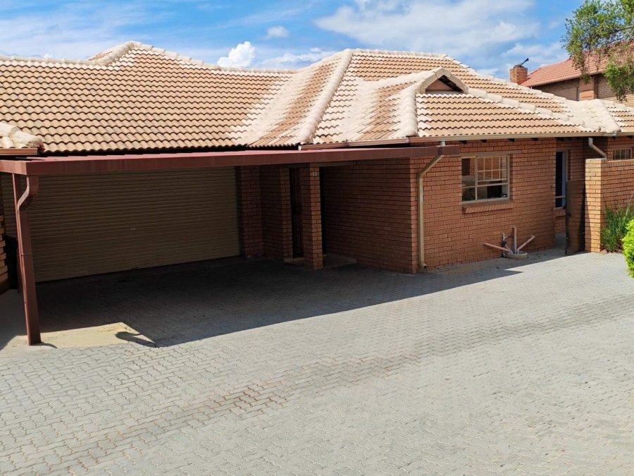 To Let 3 Bedroom Property for Rent in Hazeldean Gauteng