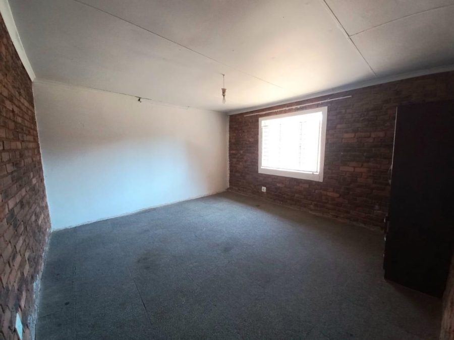 9 Bedroom Property for Sale in Laudium Ext 3 Gauteng