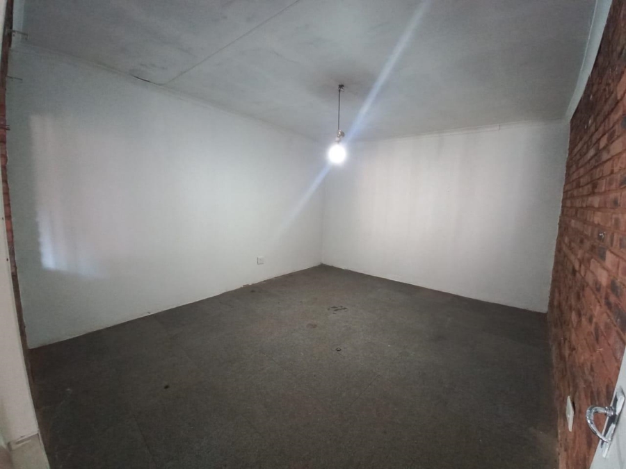 9 Bedroom Property for Sale in Laudium Ext 3 Gauteng