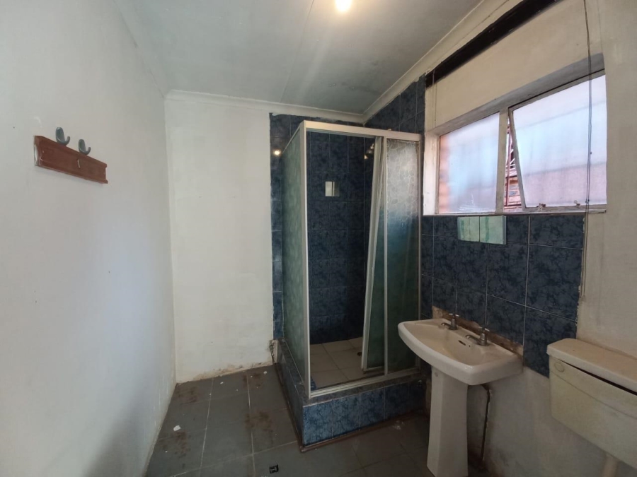 9 Bedroom Property for Sale in Laudium Ext 3 Gauteng