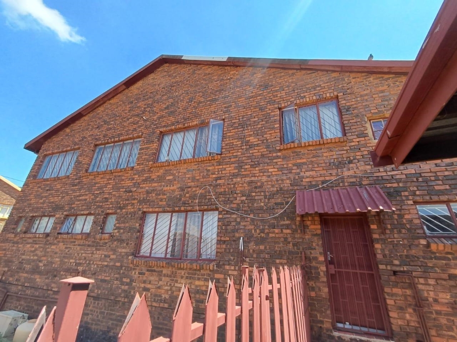 9 Bedroom Property for Sale in Laudium Ext 3 Gauteng