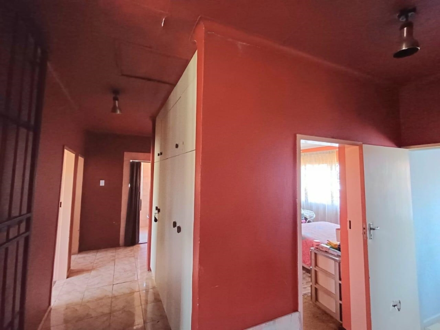 9 Bedroom Property for Sale in Laudium Ext 3 Gauteng