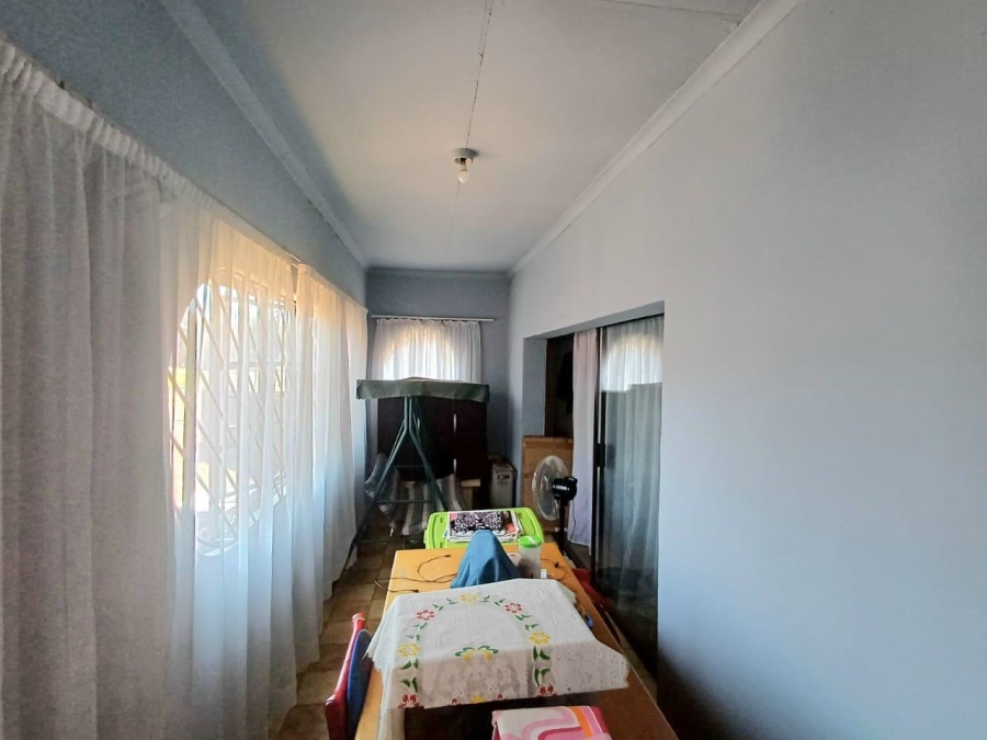 9 Bedroom Property for Sale in Laudium Ext 3 Gauteng