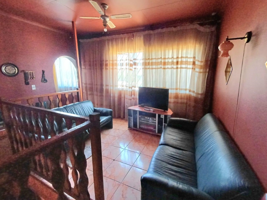 9 Bedroom Property for Sale in Laudium Ext 3 Gauteng