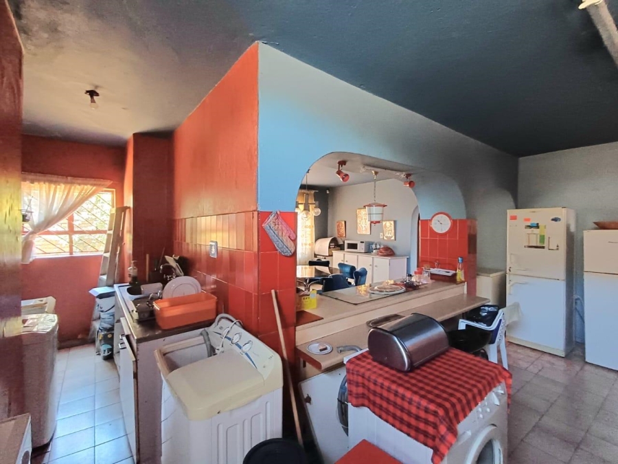 9 Bedroom Property for Sale in Laudium Ext 3 Gauteng